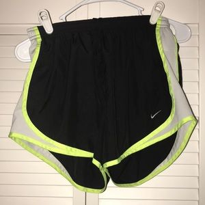 Nike tempo running short